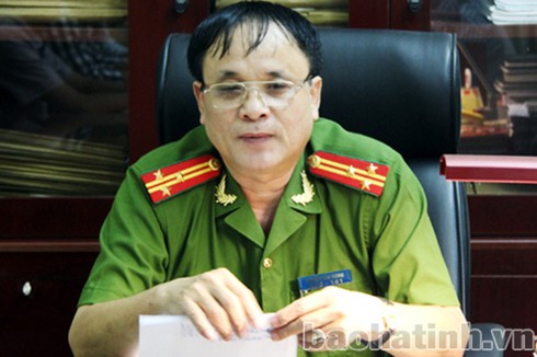 Công an bắn chỉ thiên, trộm xe vẫn nhảy vào chống trả - ảnh 2