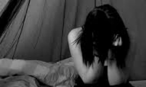 Rủ thiếu nữ vào nhà nghỉ làm