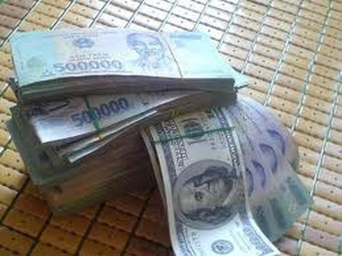 Chiếm đoạt được bọc tiền lại