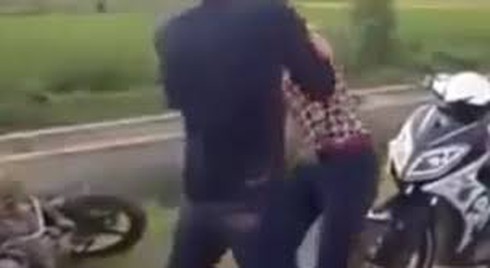 Bị kẻ biến thái chặn đường sàm sỡ, nữ công nhân kịp nhớ biển số xe - ảnh 1