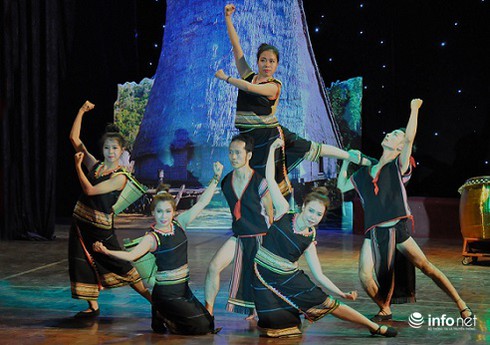Hội thi tuyên truyền lưu động về ATGT năm 2014 tại Đắk Lắk - ảnh 5