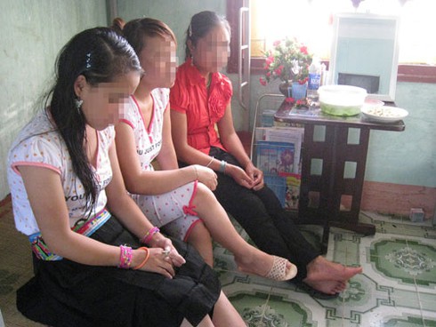 Bỏ con đẻ nơi xứ người để về Việt Nam lừa bán gái trẻ - ảnh 1