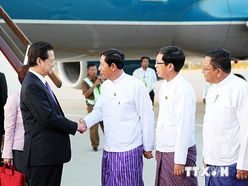 Thủ tướng bắt đầu chuyến thăm tham dự Hội nghị cấp cao ASEAN - ảnh 1