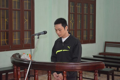 Gã ma cô với vòng xoáy tình - tiền: