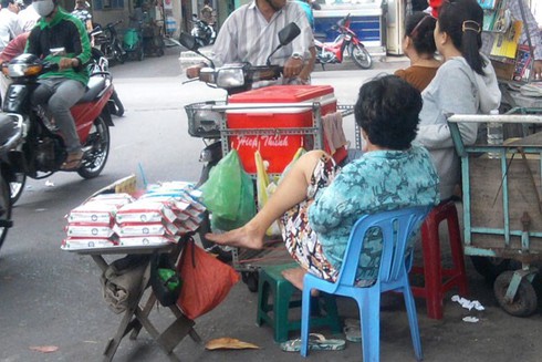 Hiểm họa ung thư từ khăn giấy ướt giả - ảnh 1