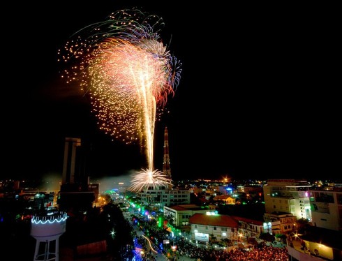 Địa điểm bắn pháo hoa giao thừa dịp Tết Ất Mùi 2015 tại Bạc Liêu - ảnh 1