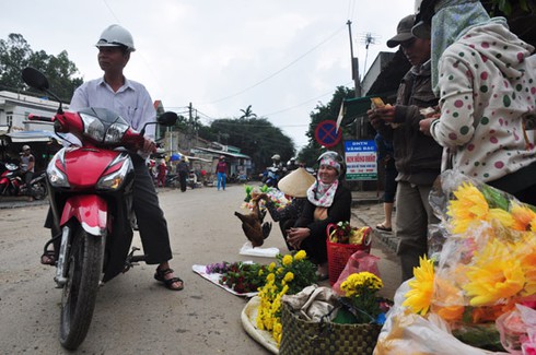 Cảng cá ngày cận Tết - ảnh 3
