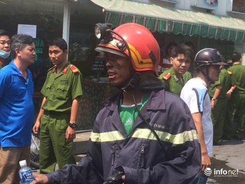 Cháy tại Ngân hàng BIDC TP.HCM, nhân viên cuống cuồng chạy thoát thân - ảnh 7