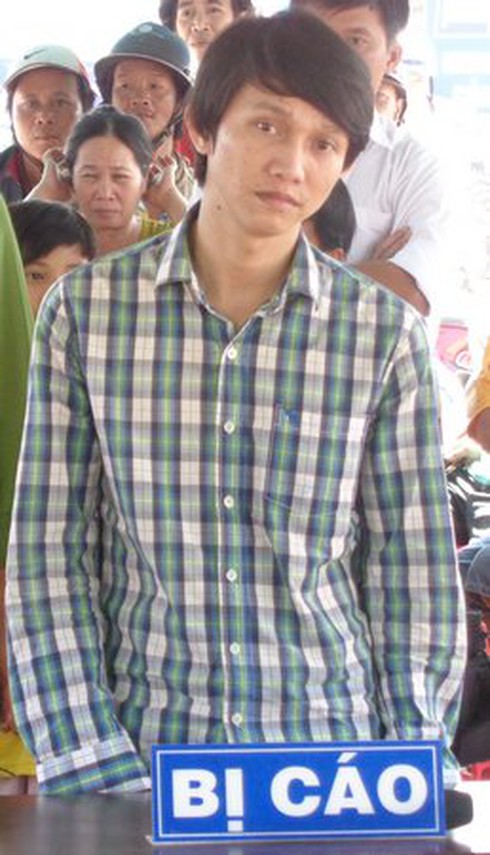 “Hàng đá” trong ống quần jean - ảnh 1