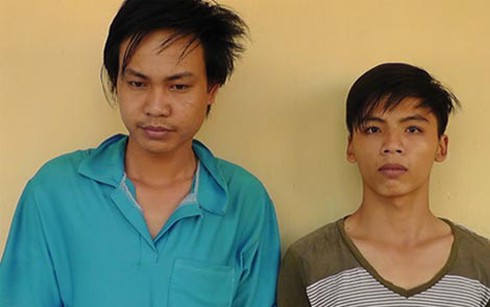 2 thanh niên chém người tàn độc rồi bỏ trốn - ảnh 1