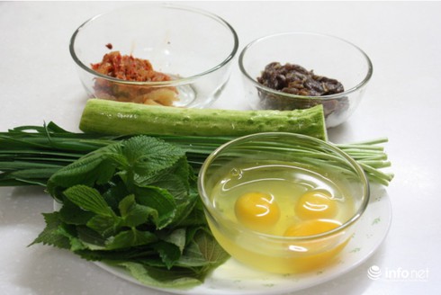 Cách làm cơm cuộn rong biển Hàn Quốc ngon, đơn giản, không dùng mành tre - ảnh 1