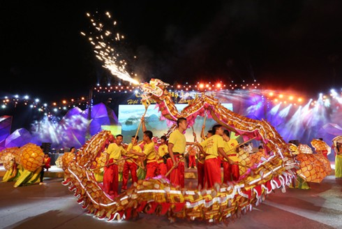 Carnaval Hạ Long 2015 diễn ra lúc 20h hôm nay 8/5 - ảnh 2