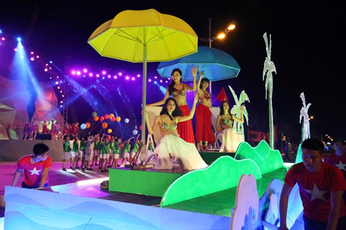 Carnaval Hạ Long 2015 diễn ra lúc 20h hôm nay 8/5 - ảnh 3