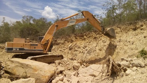 Phát hiện quả bom dài gần 2 mét - ảnh 4