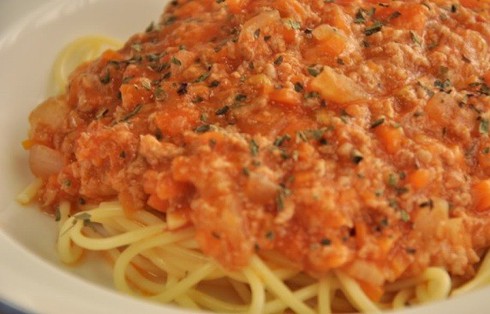 Cách làm mì Ý sốt cà chua bò băm hoặc sốt kem đơn giản - ảnh 1