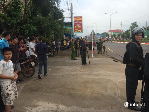 NÓNG: Thực nghiệm hiện trường vụ thảm sát ở Bình Phước - ảnh 2