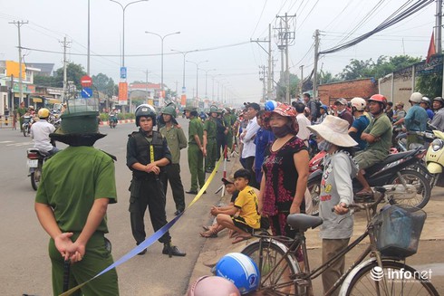 NÓNG: Thực nghiệm hiện trường vụ thảm sát ở Bình Phước - ảnh 3