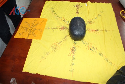 Lừa đảo, bán “đá thiên thạch” giả với giá sốc 1,75 triệu USD - ảnh 1