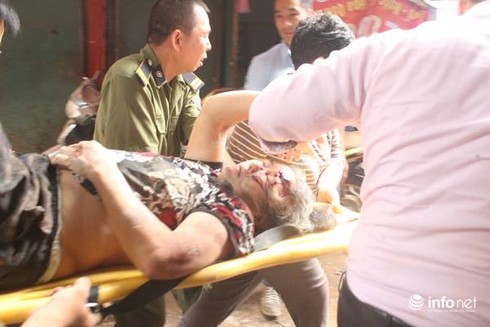 Sập nhà cổ tại 107 Trần Hưng Đạo: Sau 2 tiếng, vẫn còn người mắc kẹt - ảnh 20