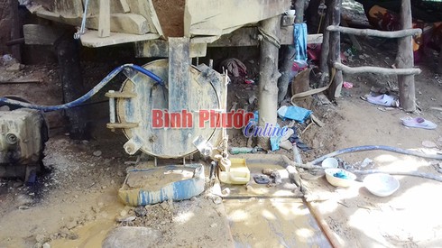 “Nóng” chuyện mỏ vàng ở xã Phú Riềng - ảnh 3