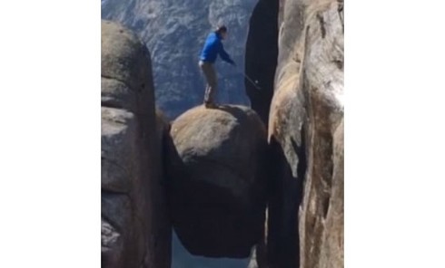 Đánh golf ở độ cao gần 1.000m - ảnh 1