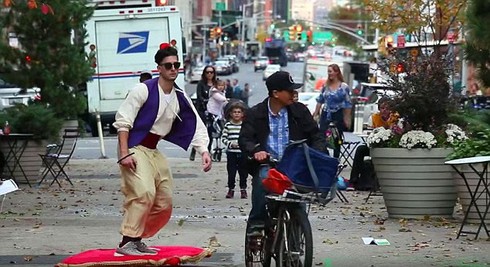 Chuyện lạ: Tranh chỉ xuất hiện khi... trời mưa - ảnh 2