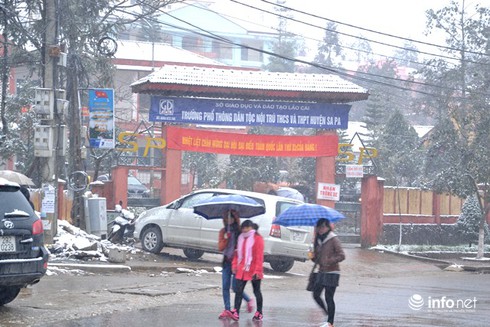 Hàng chục nghìn học sinh Lào Cai nghỉ học vì băng tuyết - ảnh 1