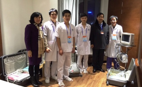 Rét bất thường, kiểm tra công tác y tế phục vụ Đại hội Đảng XII - ảnh 1