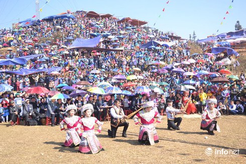 Lên Pha Long vui hội Gầu Tào của người Mông - ảnh 1