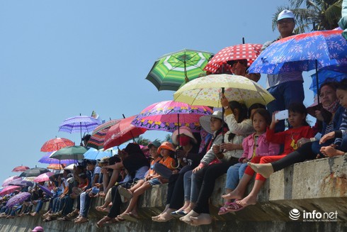 Lý Sơn khai hội đua thuyền đầu năm - ảnh 3