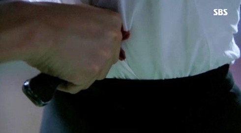 Bênh vực phụ nữ, bị đâm lòi ruột - ảnh 1