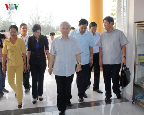 Tổng Bí thư thị sát tình hình xâm nhập mặn ở Bến Tre - ảnh 6