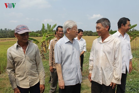 Tổng Bí thư thị sát tình hình xâm nhập mặn ở Bến Tre - ảnh 3