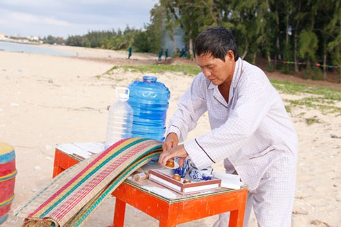 Phát hiện xác cá Voi nặng trên 10 tấn ở Bình Thuận - ảnh 4