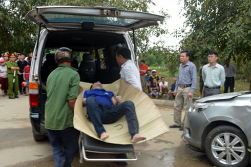 Lạng Sơn: Xe taxi lao xuống hồ, 4 người tử vong - ảnh 1