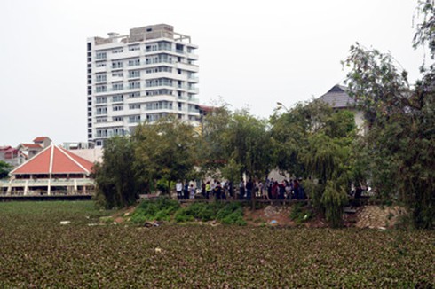 Lạng Sơn: Xe taxi lao xuống hồ, 4 người tử vong - ảnh 2