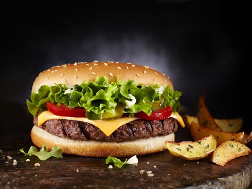 Hơn 3 triệu đồng một chiếc bánh mỳ ở Venuezela - ảnh 1