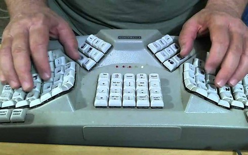 Choáng với những bàn phím có giá… “trên trời” - ảnh 7