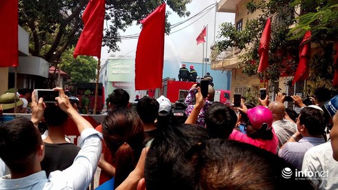 Cháy lớn tại ngõ 109 Trường Chinh, cột khói bốc cao nghi ngút - ảnh 3