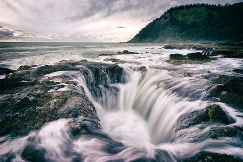 Kỳ lạ giếng thần Thor hút nước giữa biển - ảnh 8