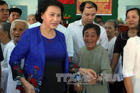 Chủ tịch Quốc hội dự Ngày hội Đại đoàn kết toàn dân tộc ở Bến Tre - ảnh 1