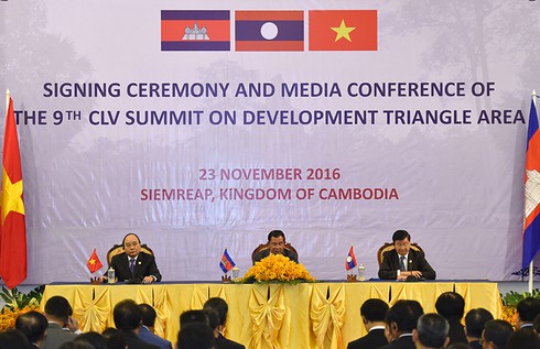 Thủ tướng Việt Nam, Campuchia, Lào chủ trì họp báo chung - ảnh 1