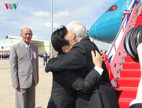 Tổng Bí thư Nguyễn Phú Trọng bắt đầu chuyến thăm CHDCND Lào - ảnh 4