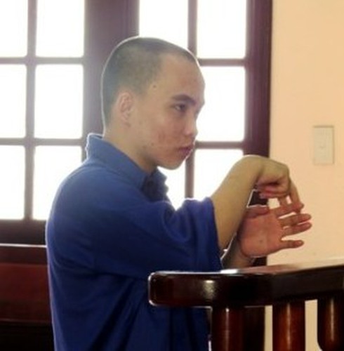 Sát hại bé gái 11 tuổi: Kẻ câm điếc lĩnh 18 năm tù - ảnh 1