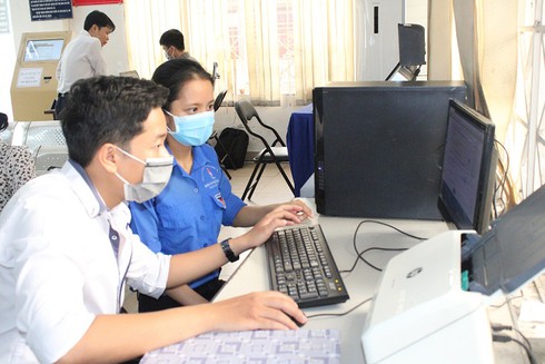 Sáng kiến của Bí thư Đoàn giúp người dân không 'sợ' thủ tục hành chính - 1