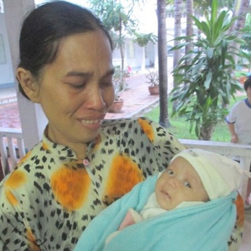 Vụ cháu bé bị “chôn sống”: Vẫn quyết đưa vào Trung tâm nuôi dạy trẻ mồ côi - ảnh 2