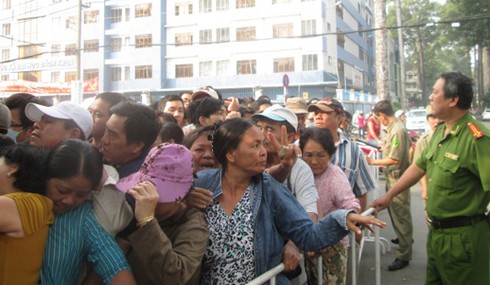 Giải U19: Cò vé thả sức tung hoành giá vé chợ đen - ảnh 11