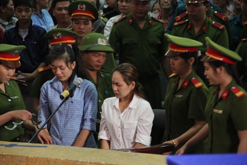 Giọt nước mắt muộn màng của hai bảo mẫu - ảnh 1