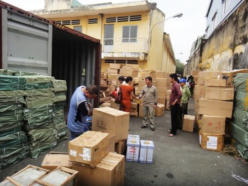 Cán bộ Hải quan có dấu hiệu tiêu cực - ảnh 1