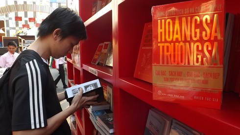 Đường sách 2014: Ấn tượng Đại tướng và biển đảo - ảnh 2